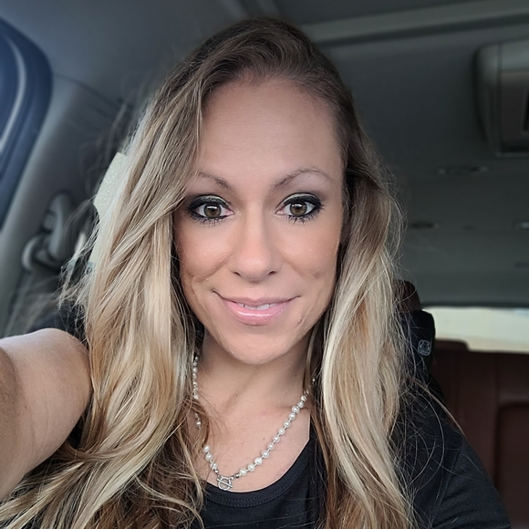 Meet your Posher, Jessica - Picture 1 of 1